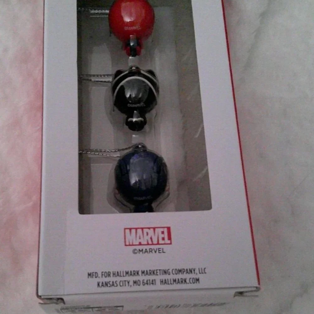 Hallmark Marvel Set of 3 Mini Ornaments Captain America, Black Panther & Spider
